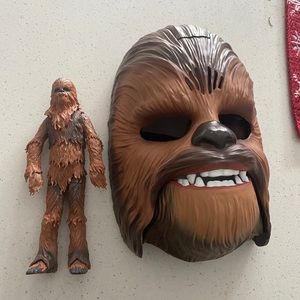 CHEWBACA ACTION FIGURE AND ELECTRONIC MASK